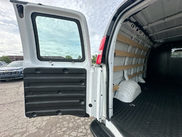 2025 Chevrolet Express Cargo WT