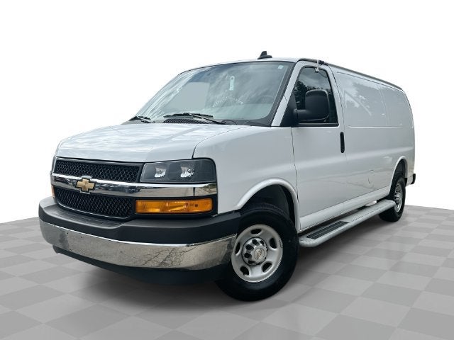 2025 Chevrolet Express Cargo WT