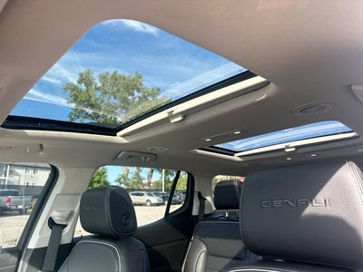 2021 GMC Acadia Denali