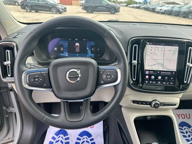 2025 Volvo XC40 B5 Plus Bright Theme