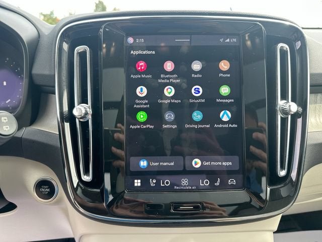 2025 Volvo XC40 B5 Plus Bright Theme