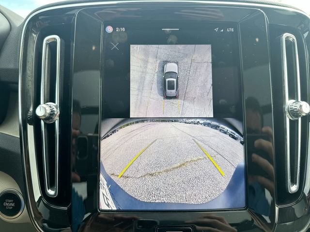 2025 Volvo XC40 B5 Plus Bright Theme