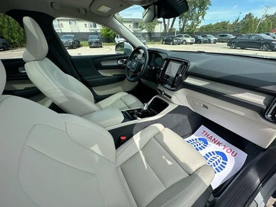 2025 Volvo XC40 B5 Plus Bright Theme