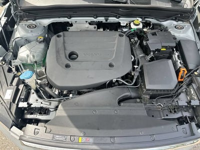 2025 Volvo XC40 B5 Plus Bright Theme