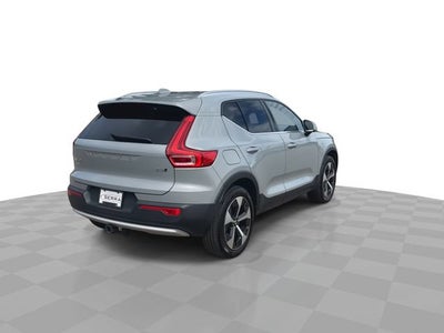 2025 Volvo XC40 B5 Plus Bright Theme