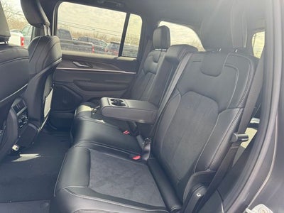 2026 Jeep Grand Cherokee Altitude