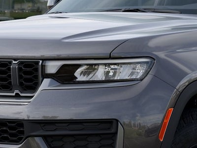 2026 Jeep Grand Cherokee Laredo Altitude