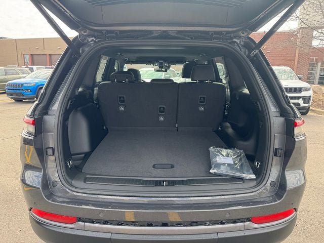 2026 Jeep Grand Cherokee Altitude