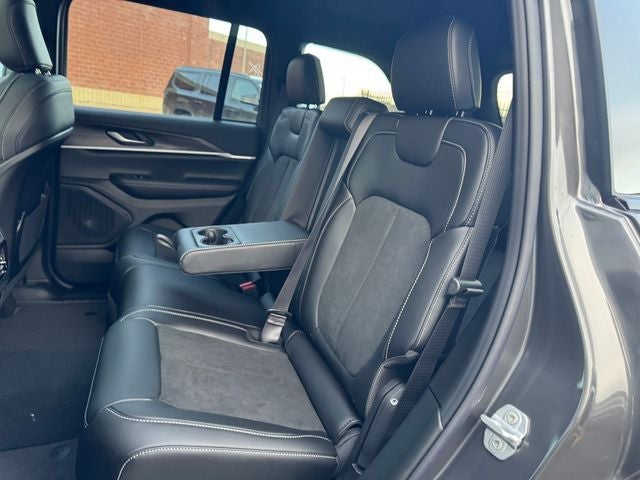 2026 Jeep Grand Cherokee Altitude