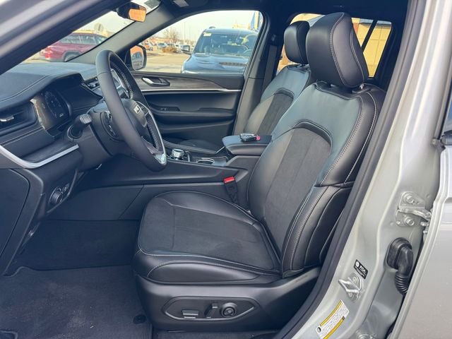 2026 Jeep Grand Cherokee Altitude