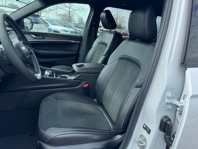 2026 Jeep Grand Cherokee Altitude