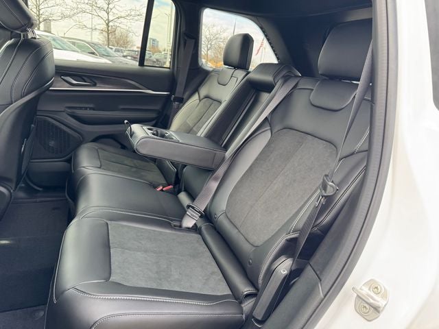 2026 Jeep Grand Cherokee Altitude