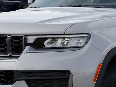 2026 Jeep Grand Cherokee Laredo Altitude