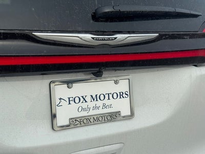 2026 Chrysler Pacifica Select