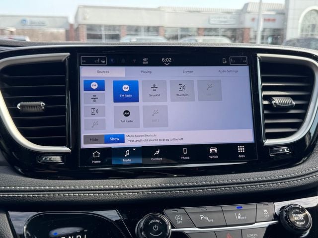 2026 Chrysler Pacifica Select