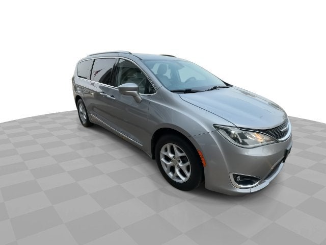 2017 Chrysler Pacifica Touring L Plus