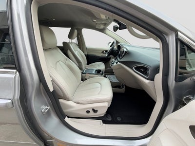 2017 Chrysler Pacifica Touring L Plus